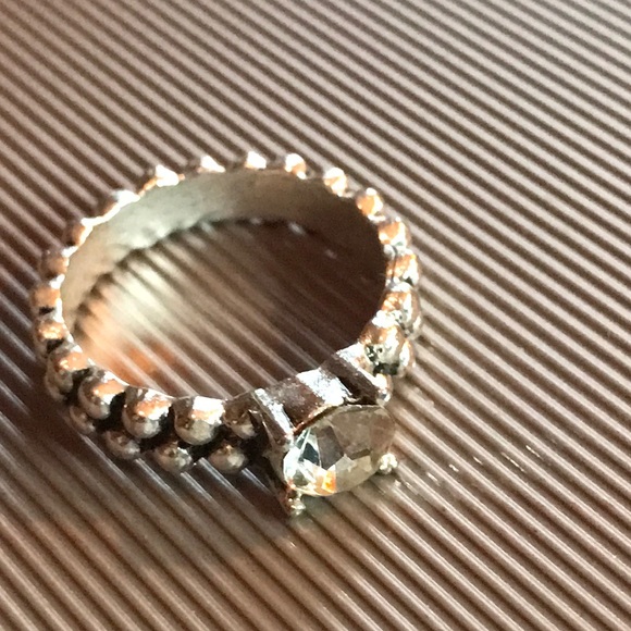 Faux diamond ring - Picture 2 of 3